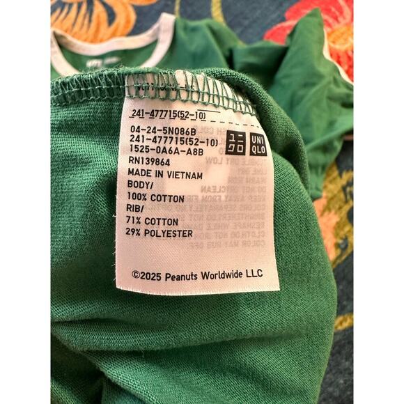 Peanuts x Uniqlo Surfing Tee Size Medium - Picture 5 of 5